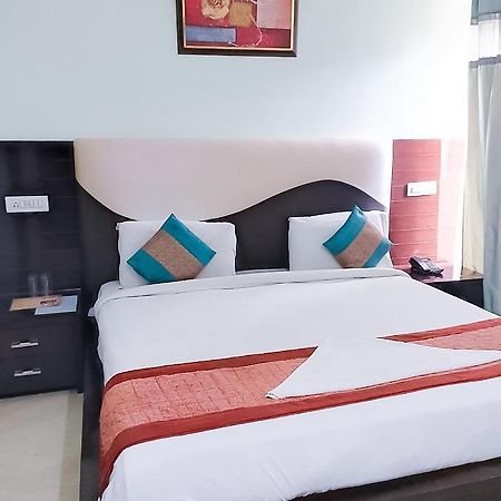 Roomshala 110 Hotel Mulaqaat - Shiv Nadar University Dadri Ngoại thất bức ảnh
