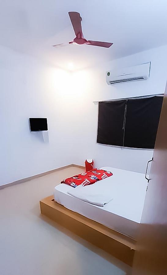 Roomshala 110 Hotel Mulaqaat - Shiv Nadar University Dadri Ngoại thất bức ảnh